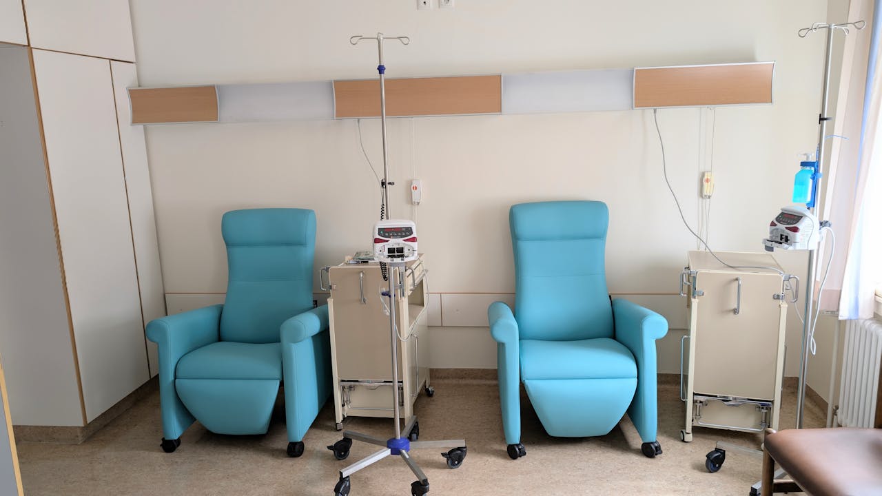 digital Calm hospital room featuring infusion chairs and equipment for chemotherapy treatment.